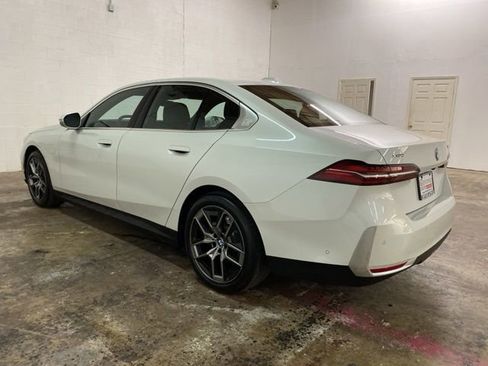 Used 2026 BMW 530i xDrive AWD/4WD image 3