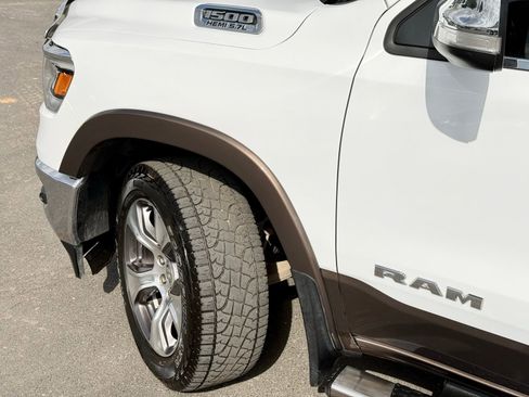 Used 2020 RAM 1500 Laramie AWD/4WD image 17