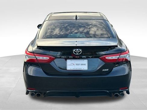 Used 2020 Toyota Camry XSE image 4