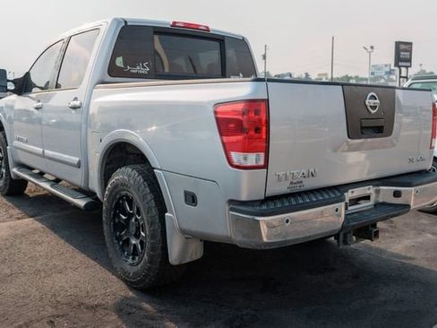 Used 2011 Nissan Titan SL w/ SL Technology Pkg AWD/4WD image 4