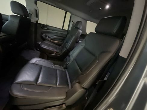 Used 2018 Chevrolet Suburban LT image 23