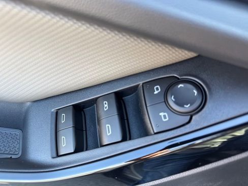 New 2026 Chevrolet Equinox LT w/ Convenience Package II image 17