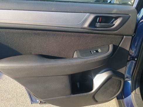 Used 2019 Subaru Outback 2.5i AWD/4WD image 14