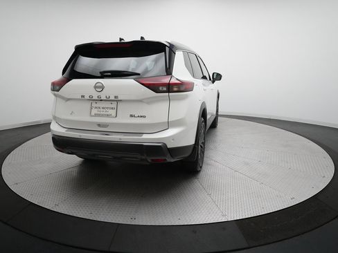 Certified 2025 Nissan Rogue SL w/ Tech Package image 36