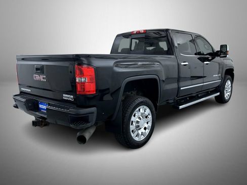 Used 2015 GMC Sierra 2500 Denali w/ Duramax Plus Package AWD/4WD image 5