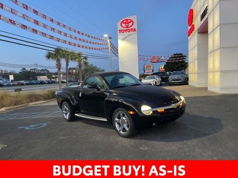 Used 2005 Chevrolet SSR w/ Preferred Equipment Group RWD image 1