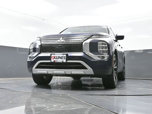 Used 2024 Mitsubishi Outlander SE image 54