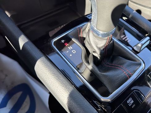 Used 2025 Jeep Compass Trailhawk w/ Trailhawk Elite Group image 28