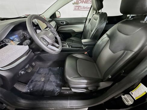 Used 2022 Jeep Compass Latitude image 25