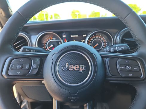 Used 2022 Jeep Wrangler Unlimited Sport AWD/4WD image 23