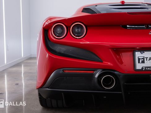 Used 2022 Ferrari F8 Tributo RWD image 14
