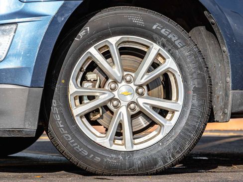 Used 2017 Chevrolet Equinox LT w/ Convenience Package image 6