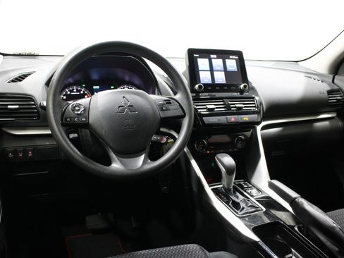 Used 2023 Mitsubishi Eclipse Cross LE AWD/4WD image 2