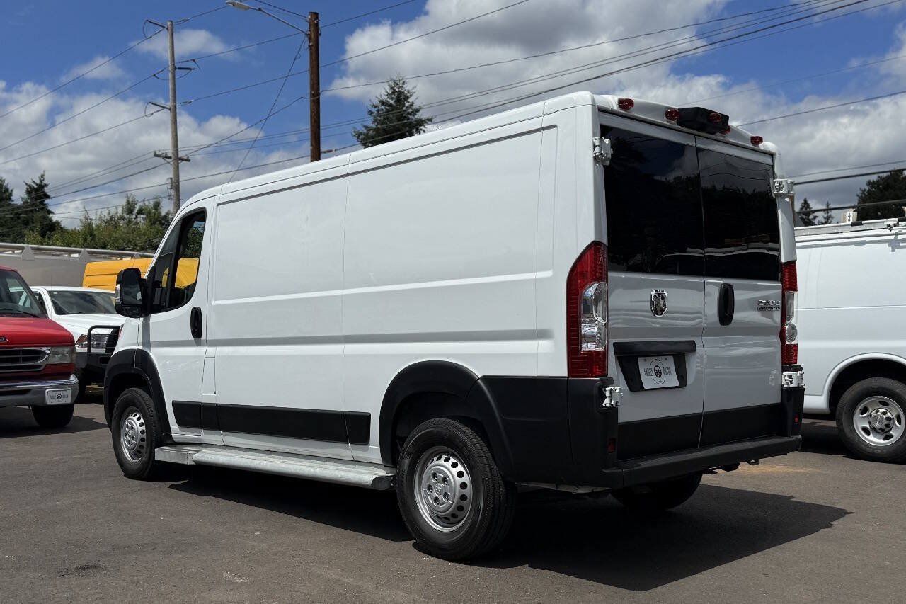 Used 2025 RAM ProMaster 2500 w/ U-Haul Equipment Group FWD image 14