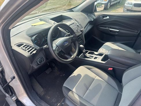 Used 2017 Ford Escape SE FWD image 9