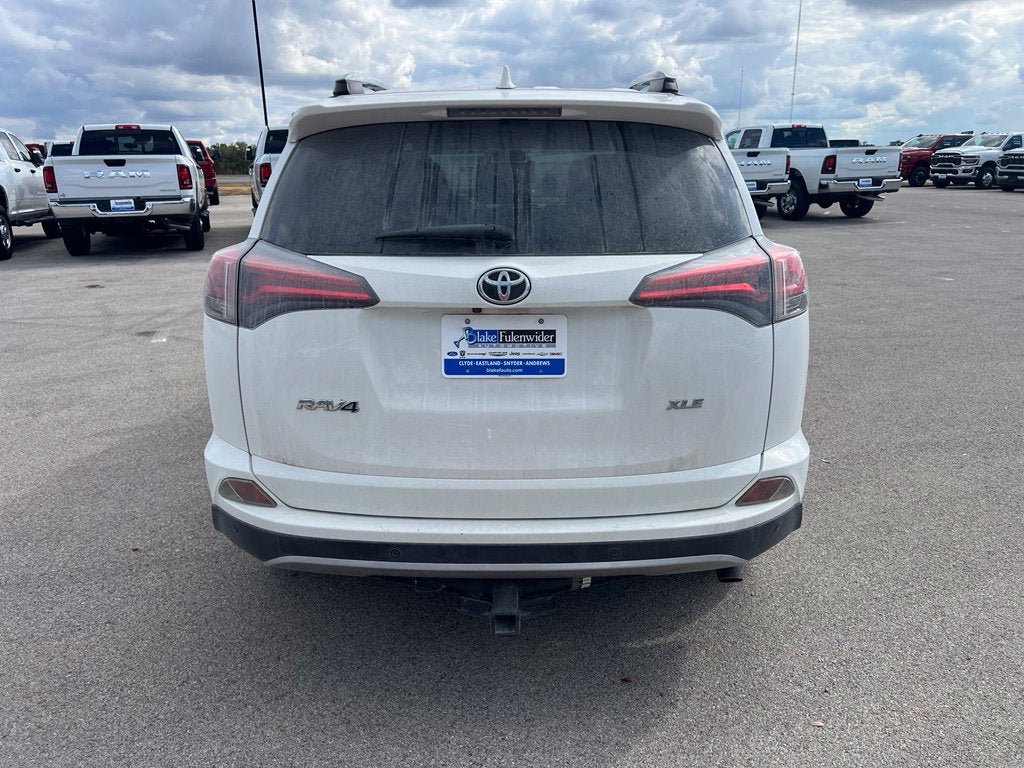 Used 2017 Toyota RAV4 XLE FWD image 5