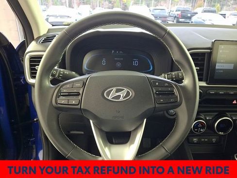 Certified 2025 Hyundai Venue SEL image 24