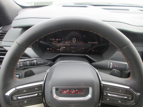 New 2026 GMC Acadia AT4 w/ Luxury Package image 17