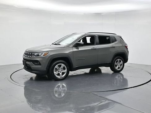 Used 2024 Jeep Compass Latitude AWD/4WD image 5