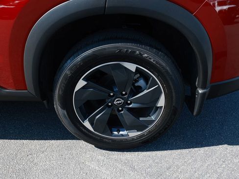 Used 2025 Nissan Rogue SV FWD image 10