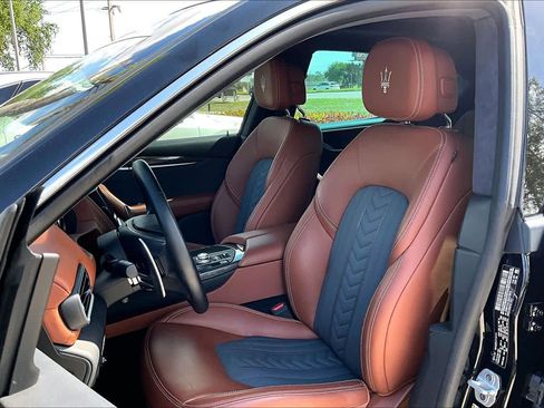 Used 2021 Maserati Levante GranLusso image 8