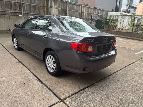 Used 2010 Toyota Corolla LE FWD image 7