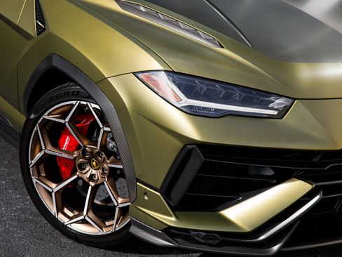 Used 2024 Lamborghini Urus Performante AWD/4WD image 39