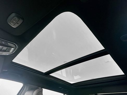 New 2025 Jeep Wagoneer L Series II w/ Premium Group I image 14