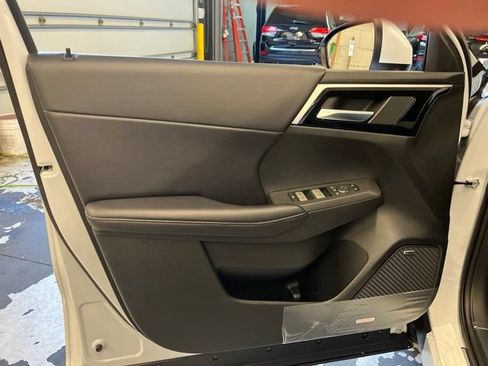 Used 2026 Mitsubishi Outlander LE FWD image 14