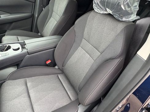 New 2026 Nissan Rogue SV AWD/4WD image 18