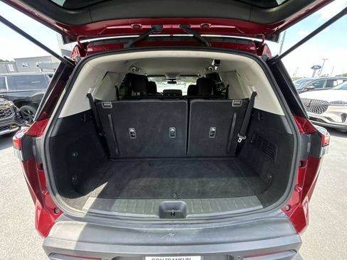 Certified 2022 Nissan Pathfinder SV FWD image 29