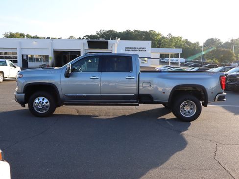 Used 2025 Chevrolet Silverado 3500 High Country w/ Technology Package AWD/4WD image 19