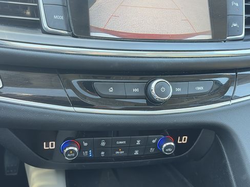 Used 2019 Buick Enclave Premium w/ Experience Buick Package AWD/4WD image 31