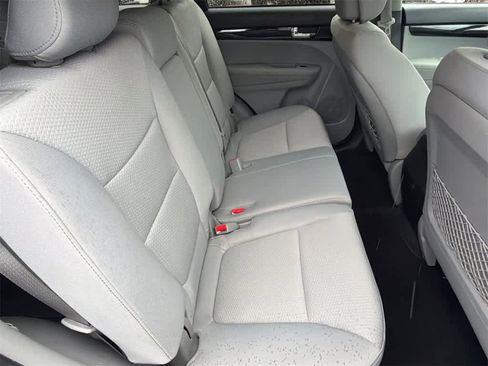 Used 2013 Kia Sorento LX w/ Value Pkg image 14
