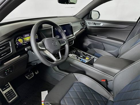 New 2026 Volkswagen Atlas Cross Sport SEL Premium R-Line image 10