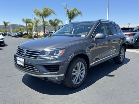 Used 2015 Volkswagen Touareg VR6 AWD/4WD image 5