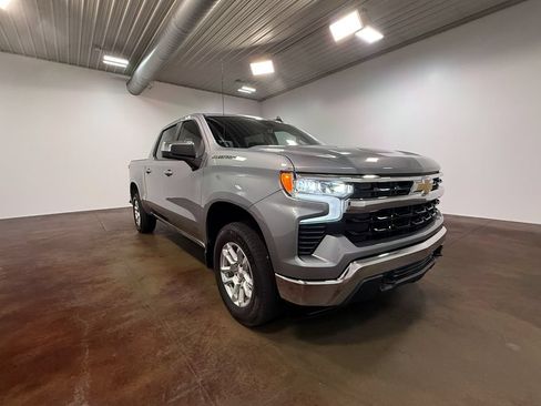 Used 2024 Chevrolet Silverado 1500 LT AWD/4WD image 31