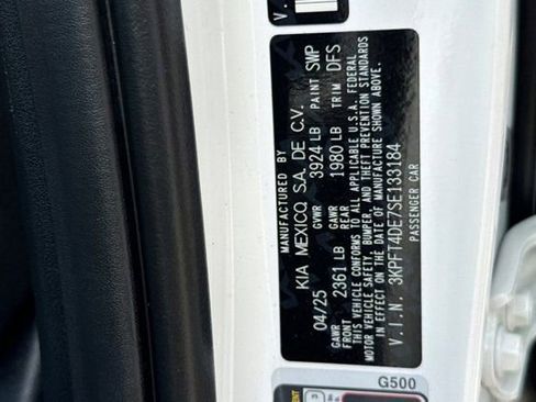 Used 2025 Kia K4 LXS image 29