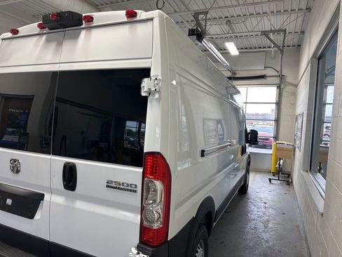 Used 2024 RAM ProMaster 2500 FWD image 6