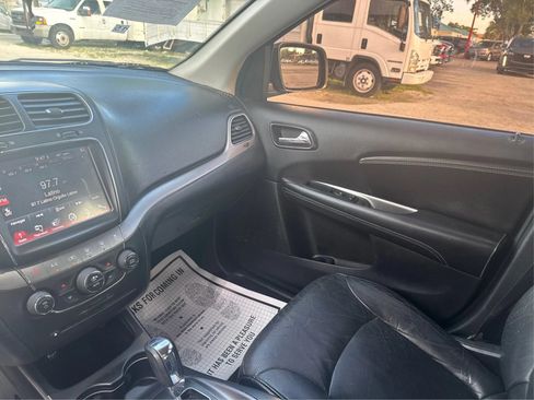 Used 2019 Dodge Journey Crossroad FWD image 21