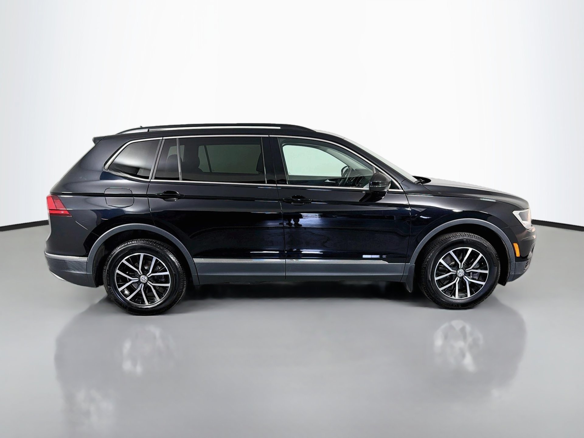 Certified 2021 Volkswagen Tiguan SE FWD image 4