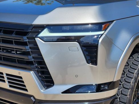 Used 2026 Lexus GX 550 w/ Cold Area Package AWD/4WD image 10