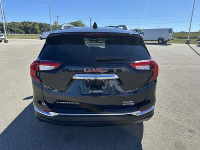 Used 2024 GMC Terrain SLT