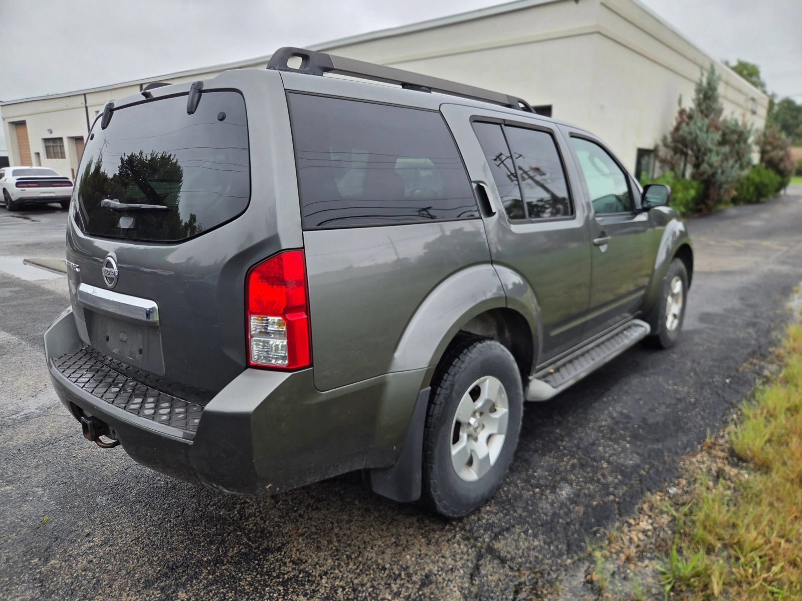 Used 2009 Nissan Pathfinder S AWD/4WD image 3