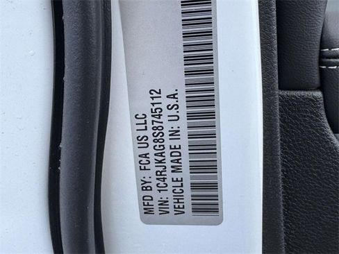 New 2025 Jeep Grand Cherokee L Laredo image 25