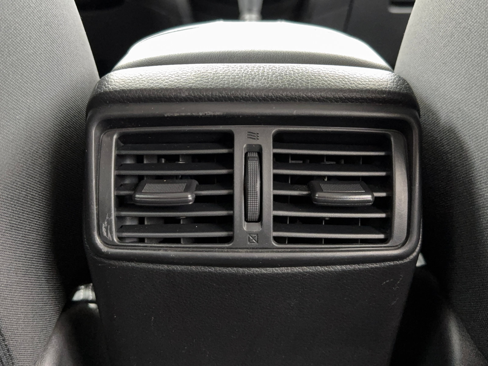 Used 2019 Nissan Rogue SV AWD/4WD image 37