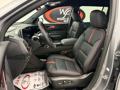 New 2026 Chevrolet Traverse RS image 12