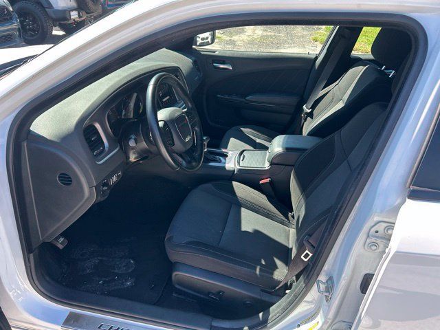 Used 2020 Dodge Charger SXT w/ Blacktop Package RWD image 5