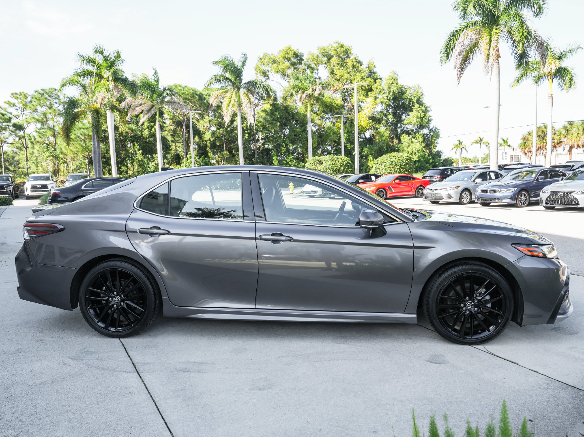 Used 2022 Toyota Camry XSE w/ Navigation Package FWD image 23