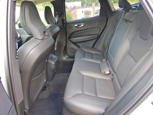 Used 2025 Volvo XC60 B5 Plus AWD/4WD image 14